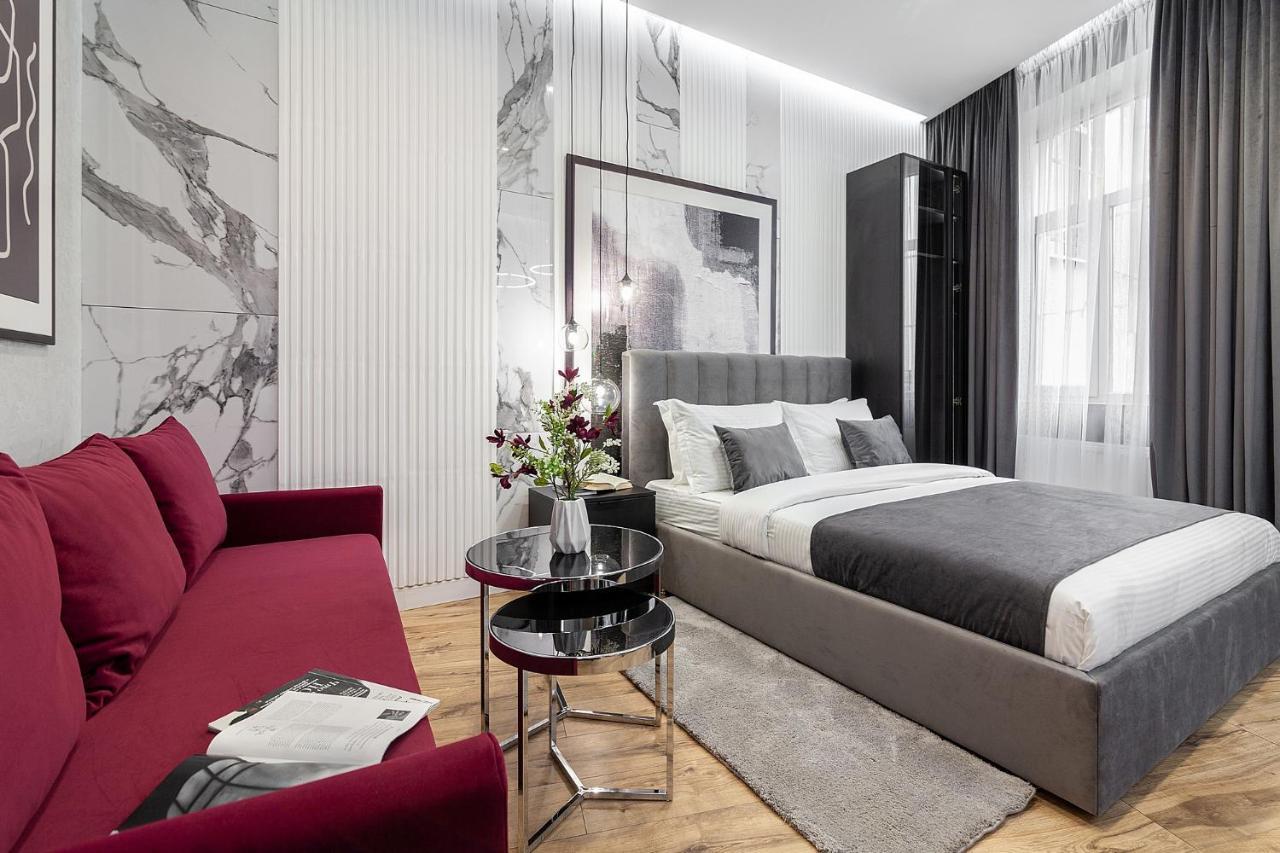 Lovely Apartment On Drahomanova Street Lviv Exterior photo