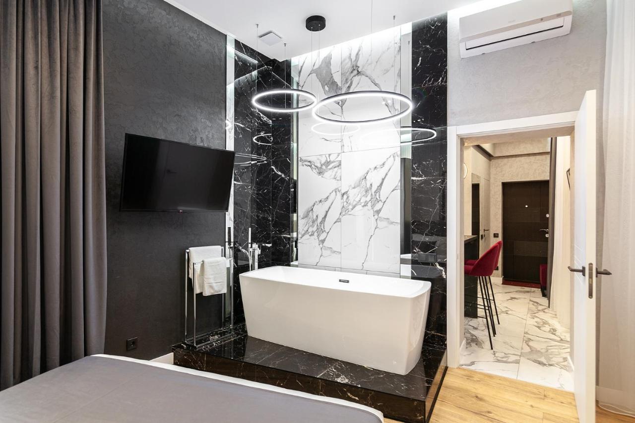Lovely Apartment On Drahomanova Street Lviv Exterior photo